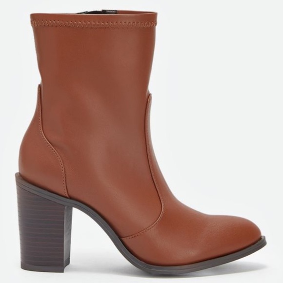 $Clearance$ Heeled Booties - Picture 2 of 6